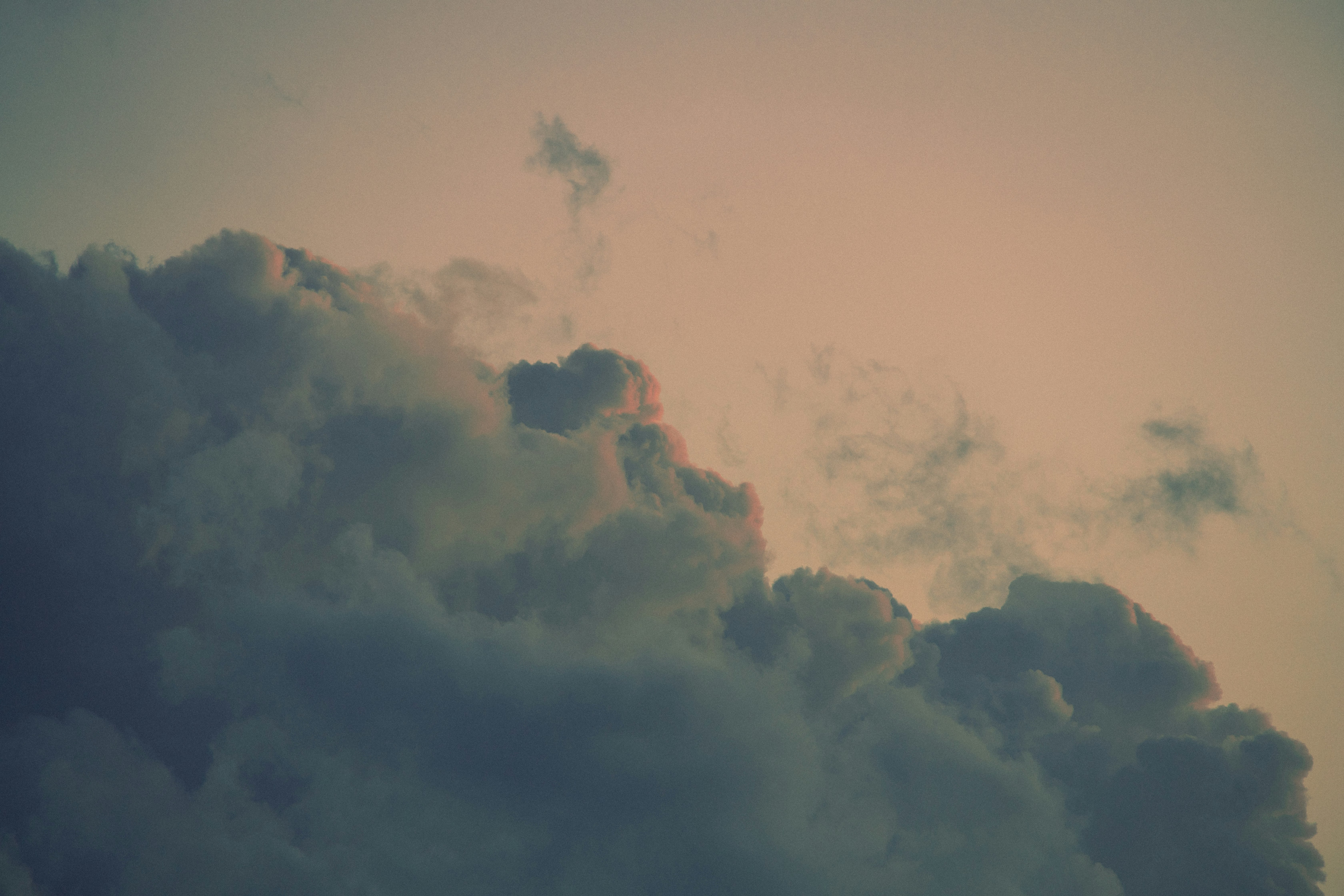 white clouds and blue sky during daytime